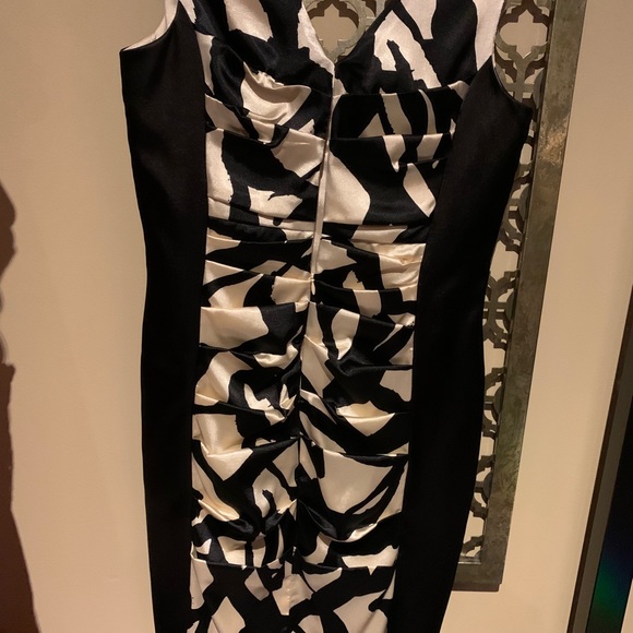 Slimming cocktail dress - Picture 3 of 3